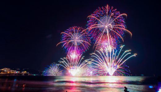 秋は６０００発の花火と温泉！湯河原温泉海上花火大会